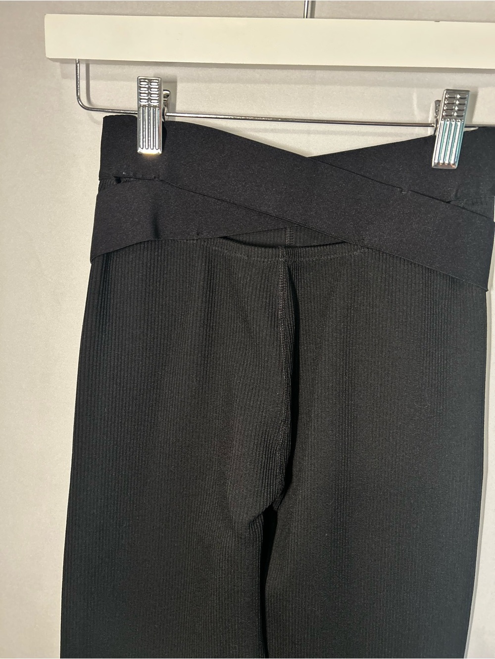 Nike Black High-Waist Ribbed Leggings with 'Just Do It.' Waistband - Picture 5 of 6